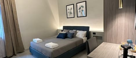 Chambre | 1 chambre, bureau, fer et planche à repasser, lits bébé (gratuits)