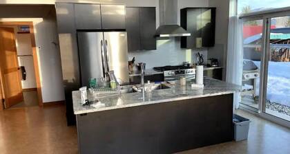 Rossland Mountain View - New 2-bedroom Home
