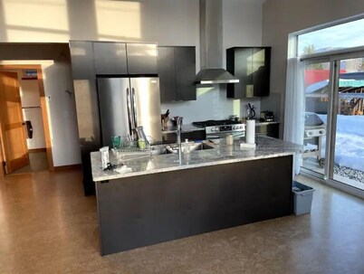 Rossland Mountain View - New 2-bedroom Home