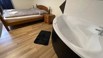 Private spa tub