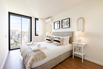 Bright and modern bedroom, with a very comfortable mattress and pillows, as well as freshly-laundered linen, for a restful night #comfort #beautiful