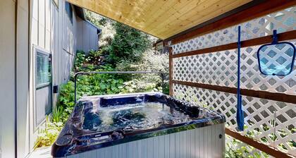 Bay-view, dog-friendly home with a pool table & children's items