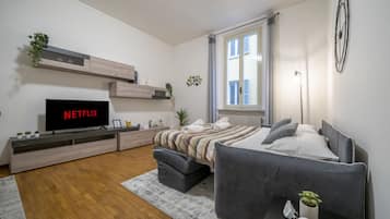 1 bedroom, in-room safe, desk, iron/ironing board