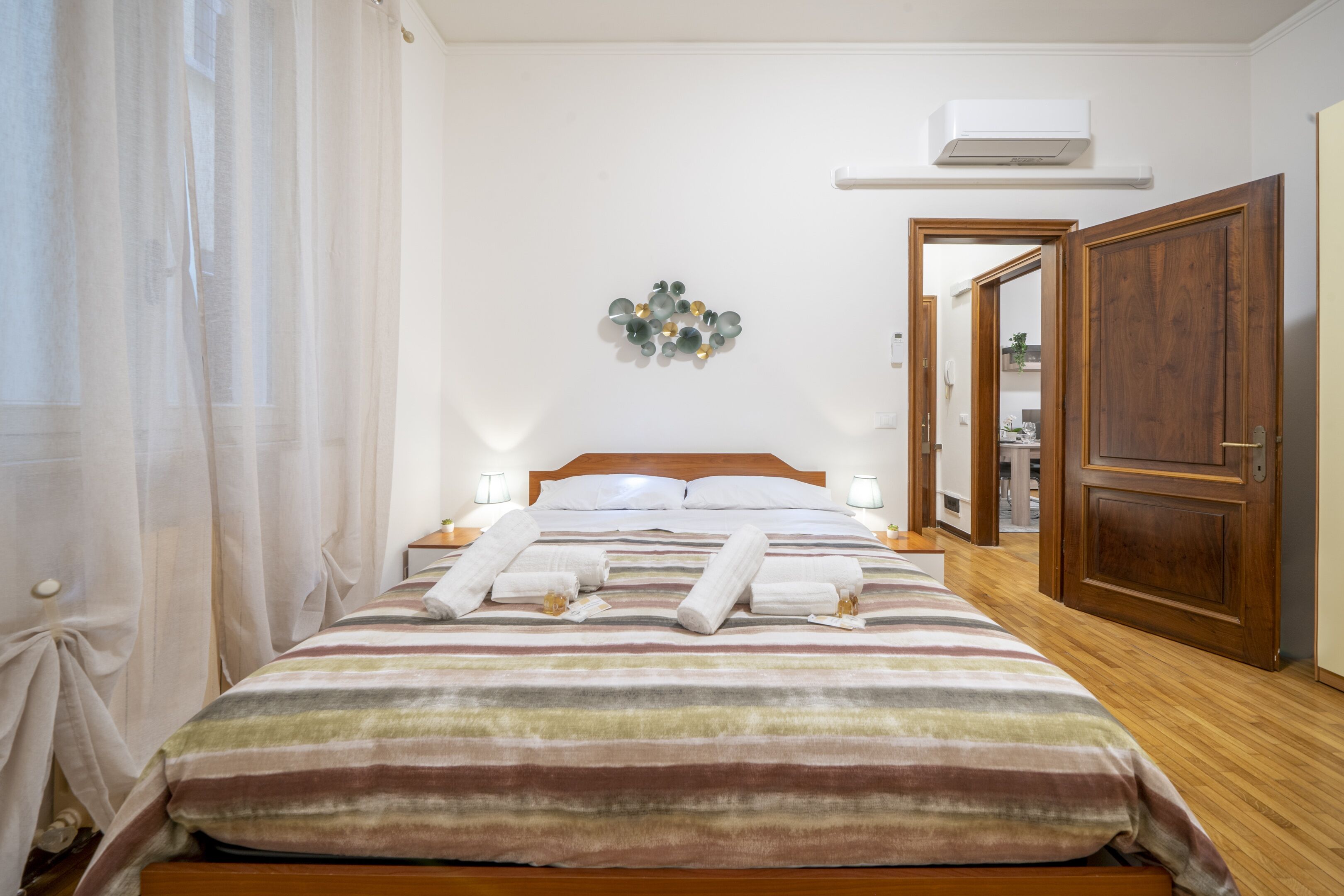 1 chambre, coffres-forts dans les chambres, bureau