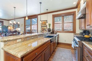 Paper towels, dining tables