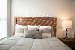3 bedrooms, desk, iron/ironing board, free WiFi