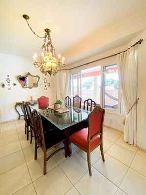 Exclusive Villa | Dining room - Paz e muito verde na Granja Viana (Cotia)