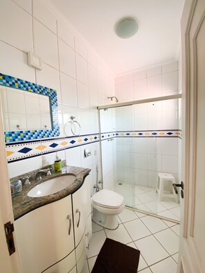 Exclusive Villa | Bathroom | Separate tub and shower, towels - Paz e muito verde na Granja Viana (Cotia)