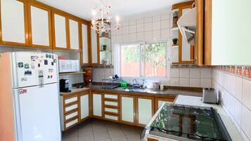 Vila exclusiva | Cozinha privada | Cafeteira/chaleira, liquidificador