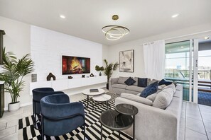 TV, tavolo da calcetto