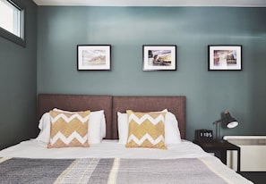 1 bedroom, bed sheets