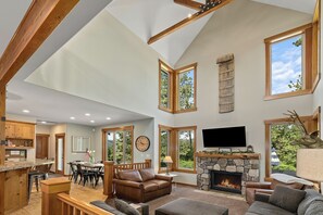 Smart TV, fireplace, DVD player, books - Family Fun Getaway w/Pool, Private Hot Tub, Games & BBQ! (Ronald)