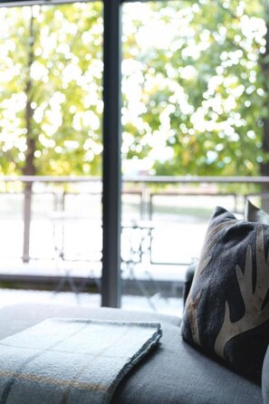 Interior - Riverside West End Apartment (Glasgow)