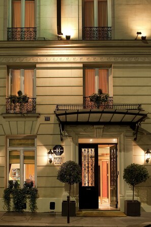 Exterior detail - Hotel Beauregard (Paris)