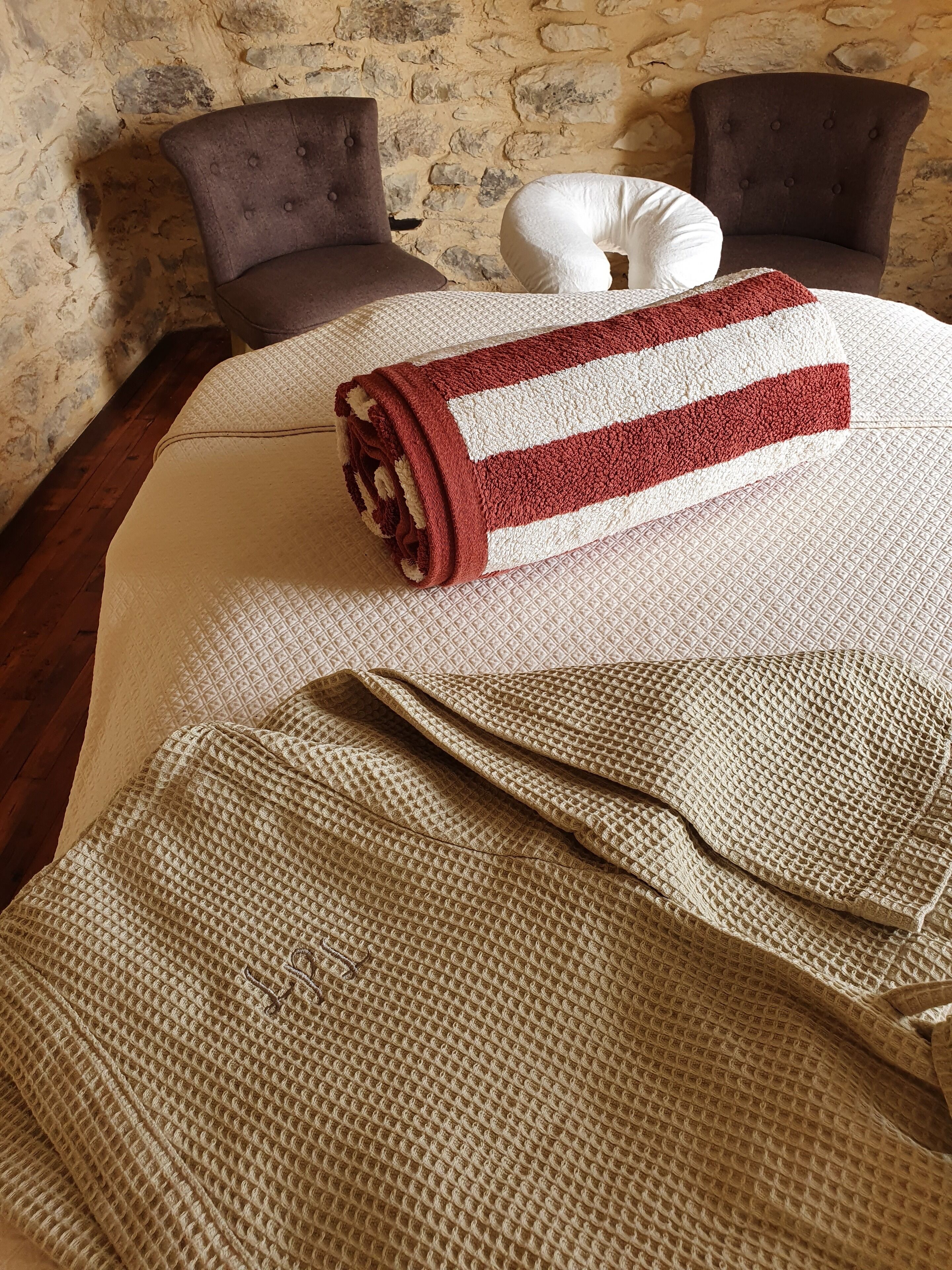 2 室のベッドルーム、WiFi、ベッドシーツ