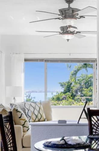 Waterfront bungalow with awesome view