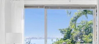 Waterfront bungalow with awesome view