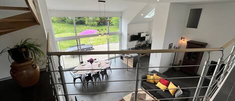 Fernseher, Stereoanlage