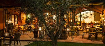 Flat in Lari, A/C, terrace, pool, restaurant, Wi-Fi, close to the village, Fr