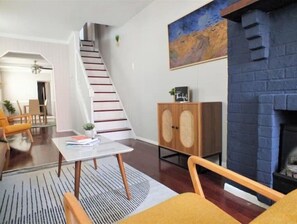 Interior - Cozy Townhome in Baltimore (Baltimore)