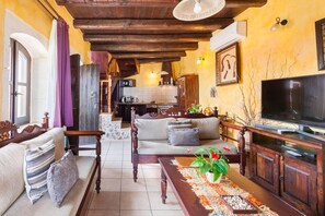 House | Dining
