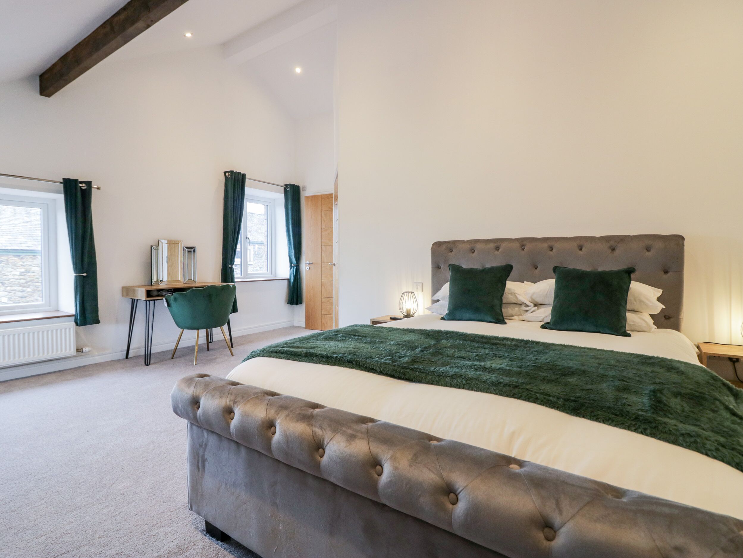 4 bedrooms, individually decorated, individually furnished, free WiFi