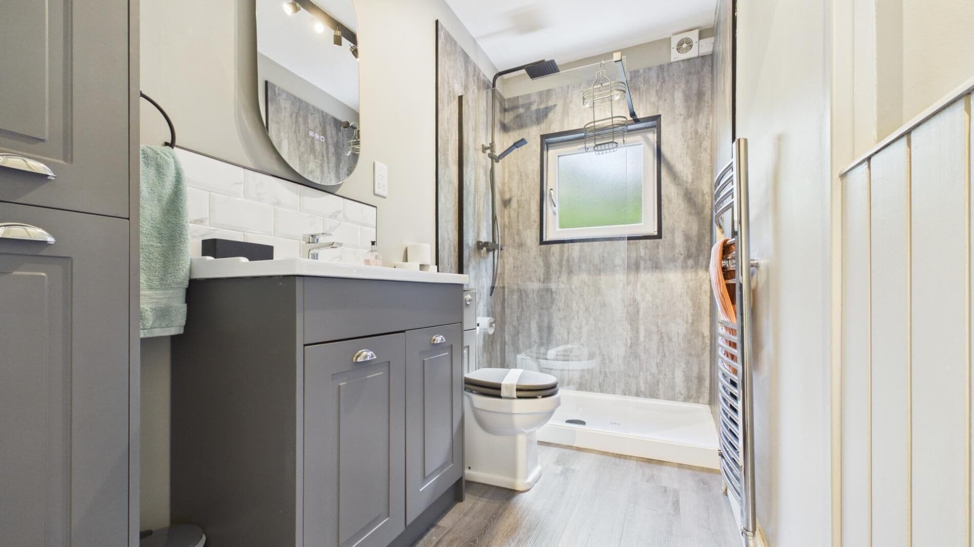 Apartment (2 Bedrooms) | Bathroom