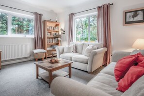 Apartment (2 Bedrooms) | Living area - Glenvale - 2 Bedroom Apartment - Saundersfoot (Saundersfoot)