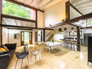 Basic Villa | Interior - Casa com Piscina Privativa e Natureza – Granja Viana, São Paulo (Carapicuiba)