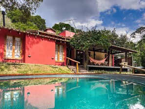 Villa básica | Piscina | Una piscina al aire libre