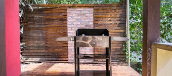 Casa com Piscina Privativa e Natureza – Granja Viana, São Paulo