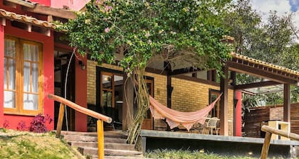 Casa com Piscina Privativa e Natureza – Granja Viana, São Paulo