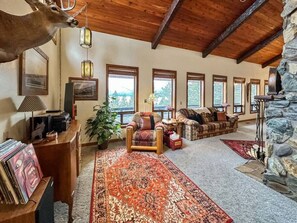 Smart TV, fireplace, DVD player, foosball