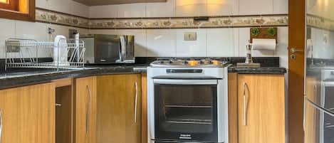 Microwave, espresso maker