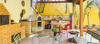 Espaço gourmet e home-office na Granja Viana