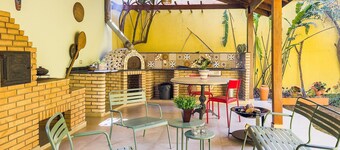 Espaço gourmet e home-office na Granja Viana