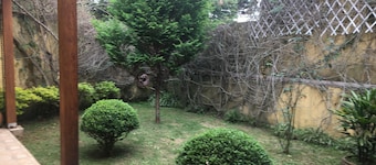 Espaço gourmet e home-office na Granja Viana