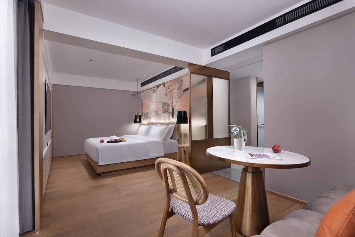 Edredón y artículos del minibar gratis