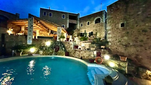 Red Villa - Fliskouni - 1 Bedroom Maisonette