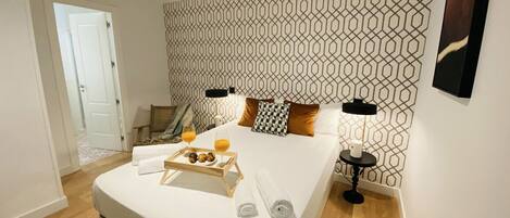 Een strijkplank/strijkijzer, gratis wifi, beddengoed