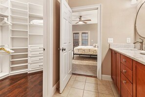 5 bedrooms, iron/ironing board, travel cot, WiFi