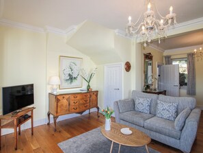 Cottage | Living area - 2 Channel View (Salcombe)