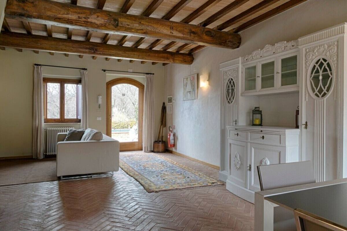 Quadri 6 letti Nr. 5 | Living area | 30-inch flat-screen TV with digital channels