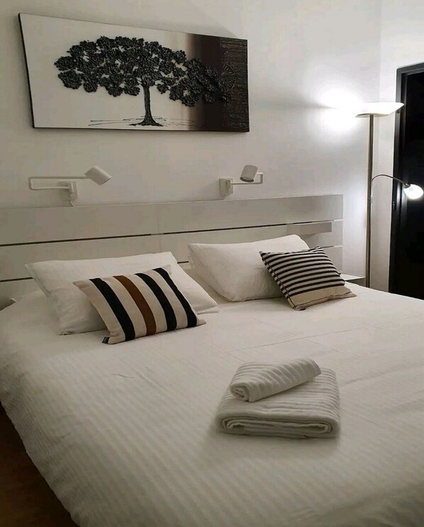 1 chambre, chambres insonorisées, fer et planche à repasser