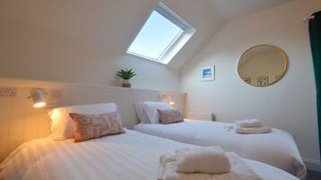 5 bedrooms, free WiFi, bed sheets