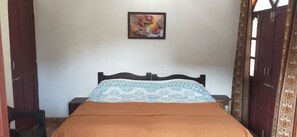 1 bedroom, in-room safe, iron/ironing board, free WiFi