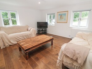 Cottage | Living area