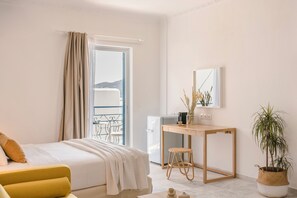 Superior Room | Desk, soundproofing, free WiFi, bed sheets