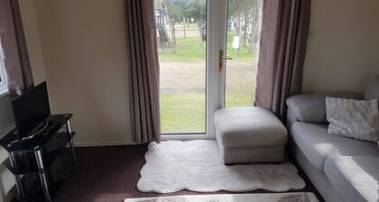 Robin Hood Retreat 2 Bedroom Chalet Free Parking