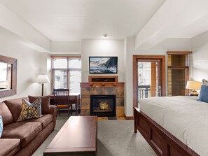 Smart-TV, Kamin, DVD-Player